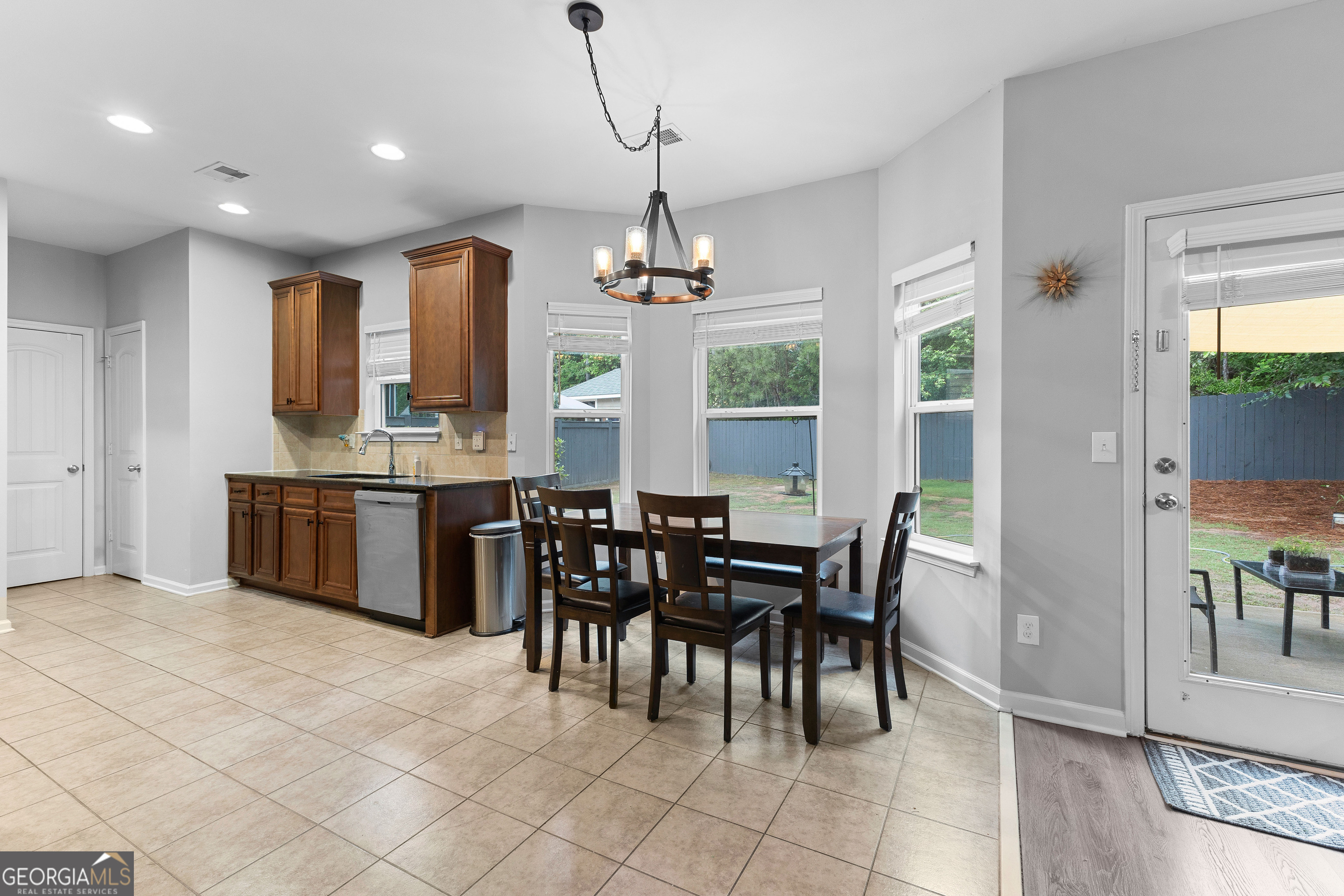 12 Seville Court Newnan, GA 30263 - Photo 17 of 45