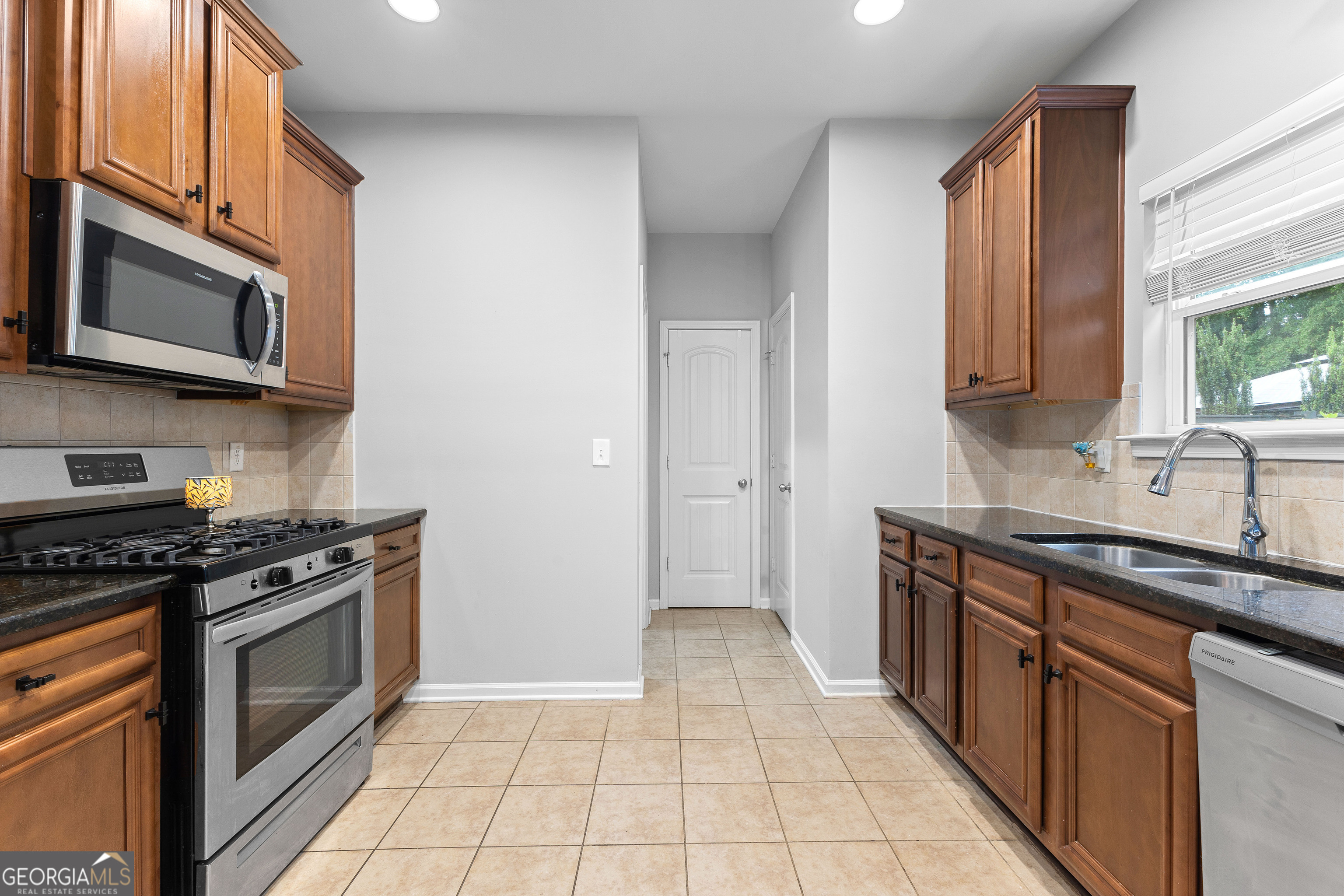 12 Seville Court Newnan, GA 30263 - Photo 18 of 45