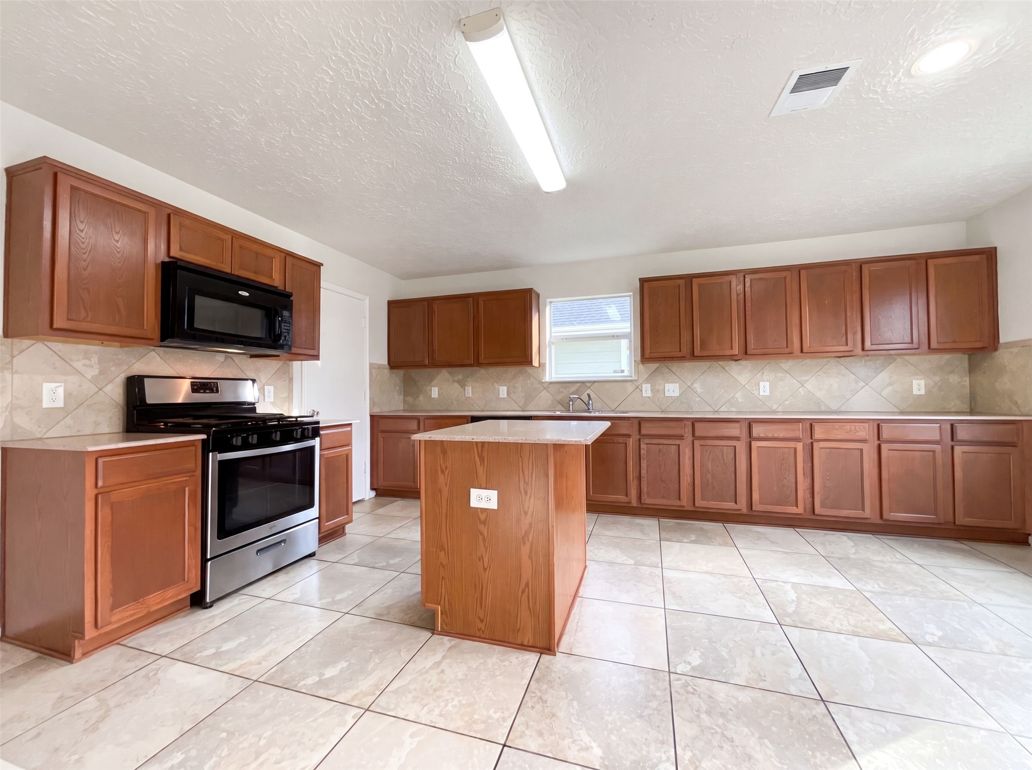 3335 Legends Wild Drive Spring, TX 77386 - Photo 2 of 15