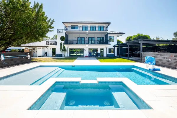 $2,750,000 | 55 Ocean Front Drive, Key Largo, FL 33037