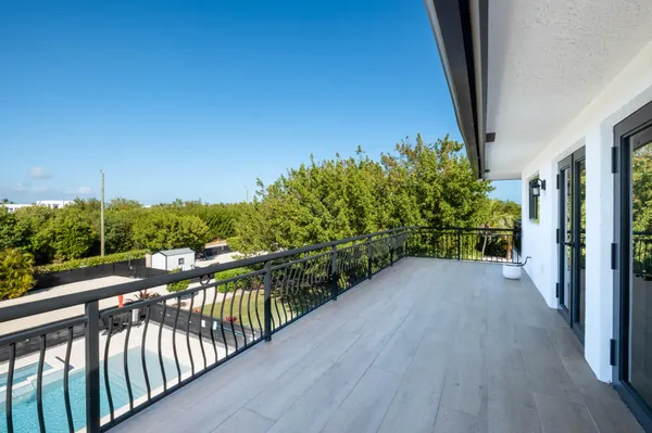 $2,750,000 | 55 Ocean Front Drive, Key Largo, FL 33037