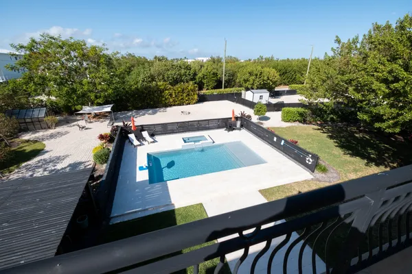 $2,750,000 | 55 Ocean Front Drive, Key Largo, FL 33037