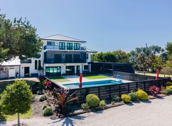 $2,750,000 | 55 Ocean Front Drive, Key Largo, FL 33037