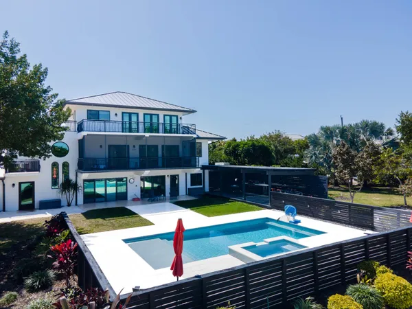 $2,750,000 | 55 Ocean Front Drive, Key Largo, FL 33037