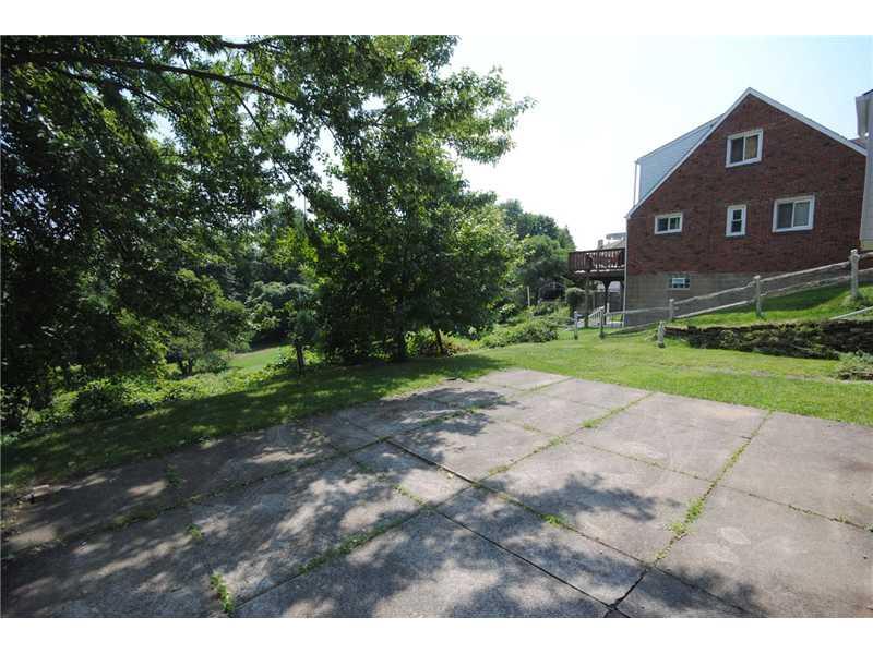 840 Agnew Road Baldwin, PA 15227 - Photo 18 of 21 Yard/Garden.