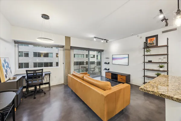 $2,300 | 800 Brazos Street, Unit 1002, Austin, TX 78701