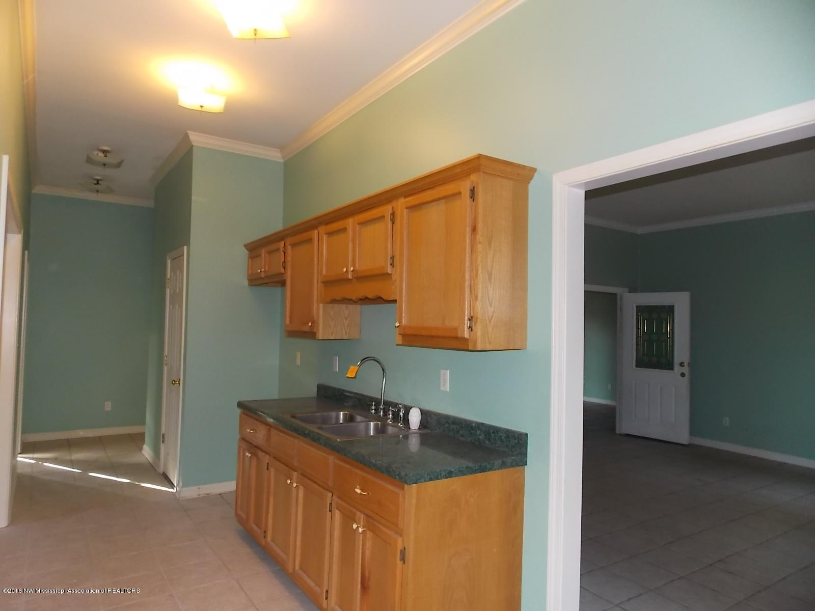 1430 Rabbit Ridge Road Red Banks, MS 38661 - Photo 4 of 20 DSCN7268