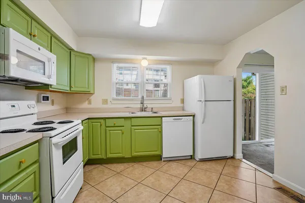$2,250 | 9313 Taverney Terrace, Gaithersburg, MD 20879