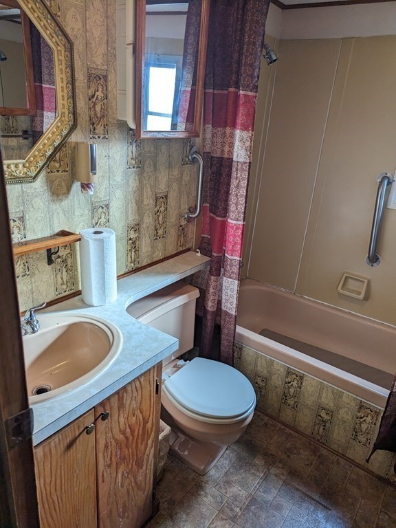 69 Mobile Home Way Springfield, MA 01119 - Photo 16 of 42 Gallery Image 16
