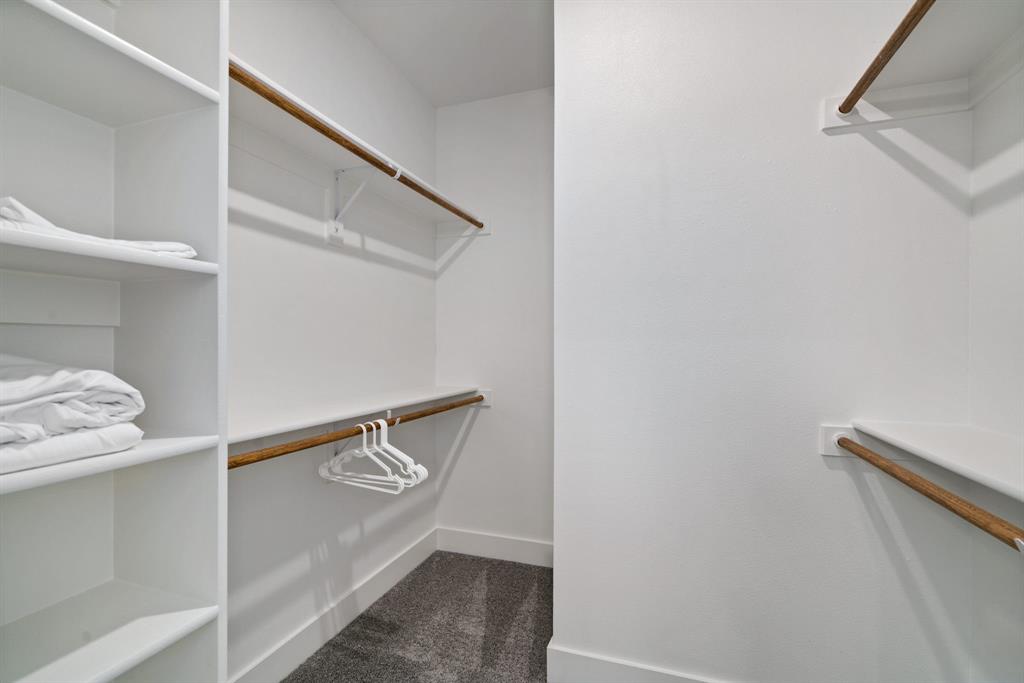 519 High Street Dallas, TX 75203 - Photo 26 of 38 a close view of closet