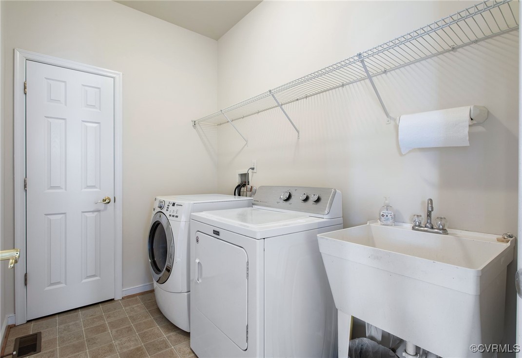 3025 Markfield Drive Midlothian, VA 23113 - Photo 36 of 41 a utility room with dryer and washer