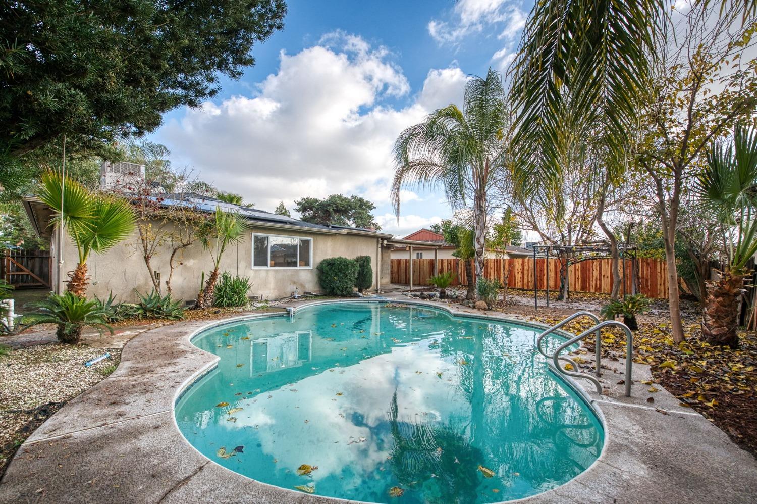 2866 Caesar Avenue Clovis, CA 93612 - Photo 34 of 45 a view of a house with backyard