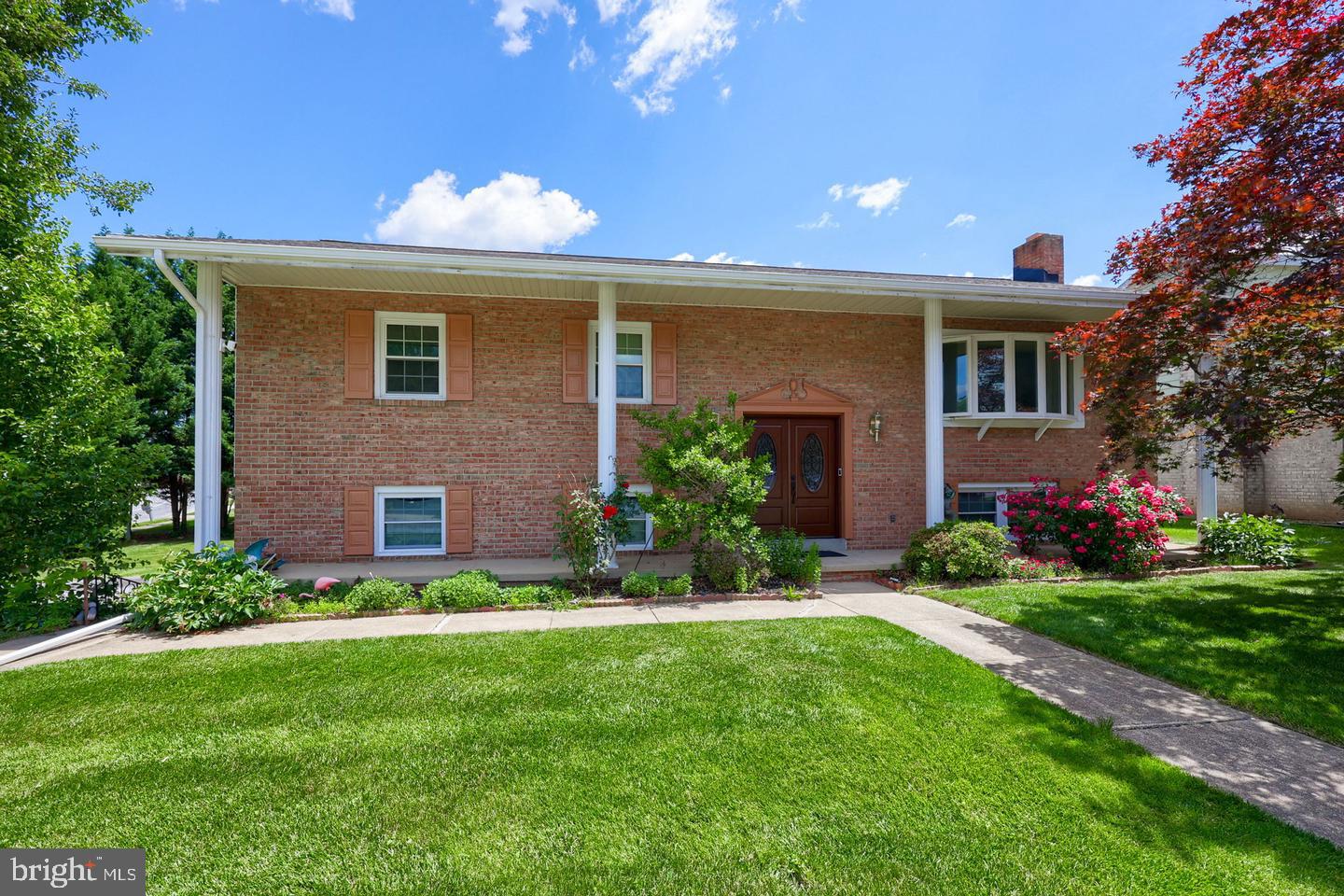3495 Edenbridge Road York, PA 17402 - Photo 1 of 42 Gallery Image 1