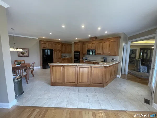 $998,500 | 11 Berten Ridge Road, Durham, CT 06422