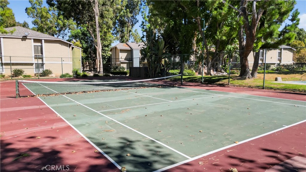 3535 Banbury Drive, Unit 14 Riverside, CA 92505 - Photo 16 of 26 a view of a basketball court