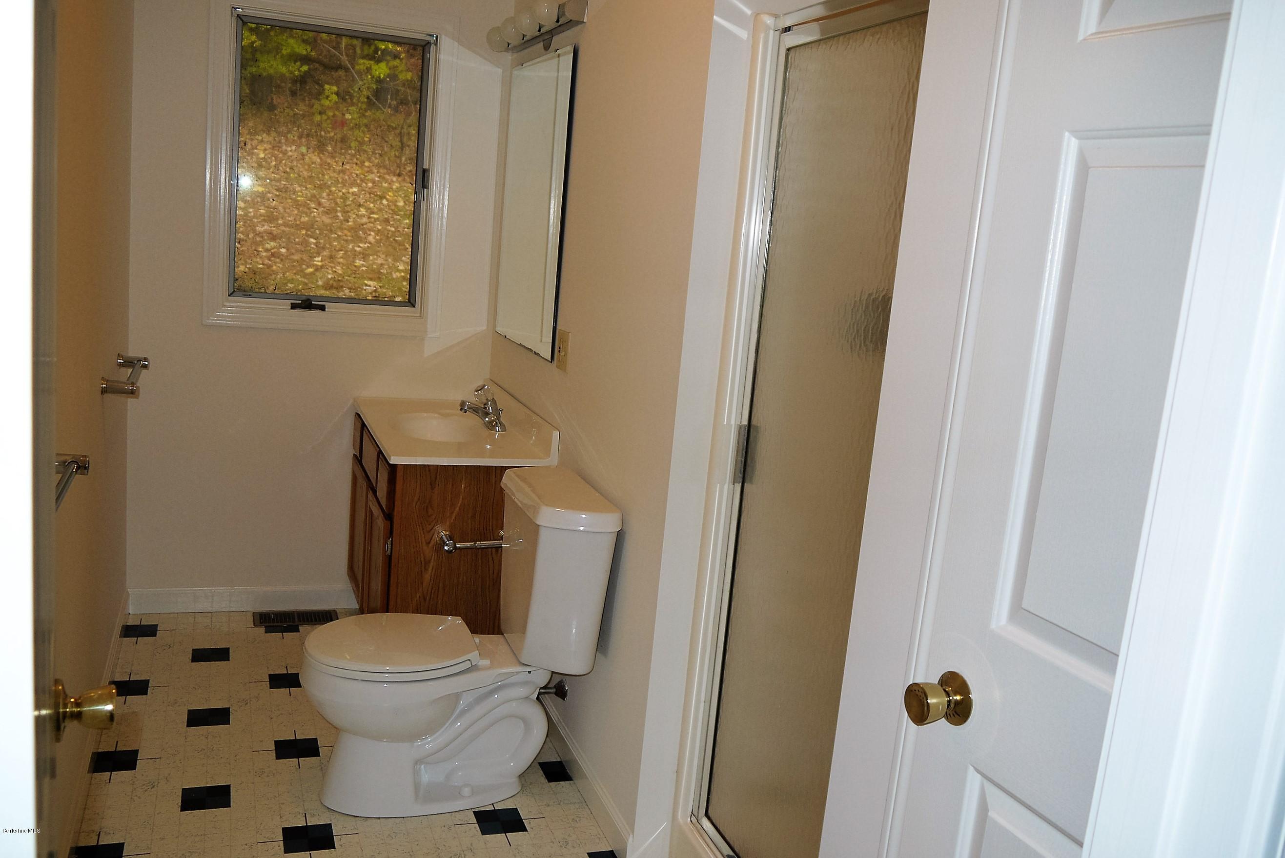 467 Under Mountain Road Lenox, MA 01240 - Photo 14 of 20 Bath