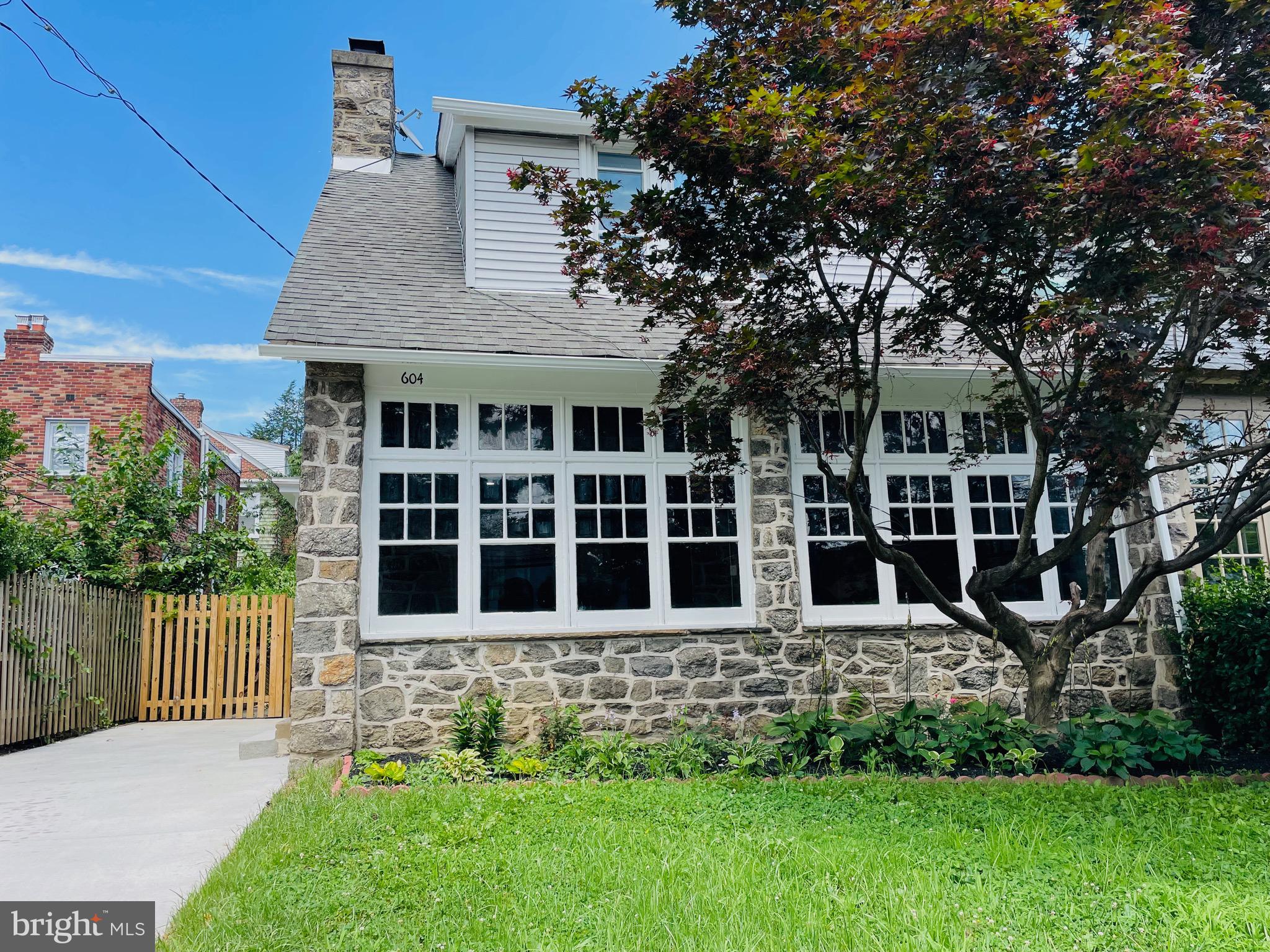 604 Walnut Lane Philadelphia, PA 19128 - Photo 2 of 27