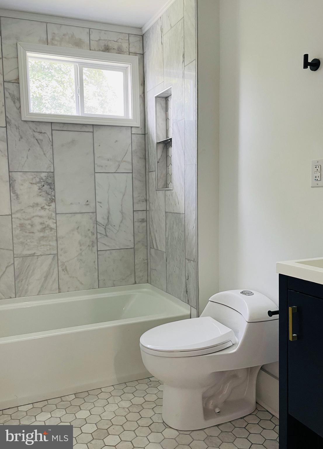 604 Walnut Lane Philadelphia, PA 19128 - Photo 8 of 27