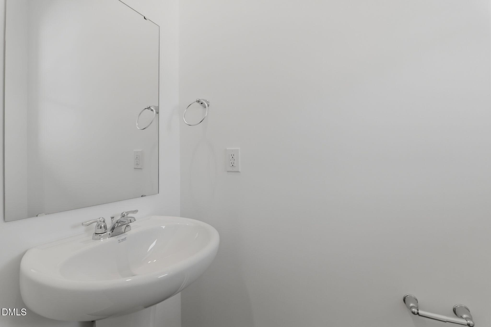 2310 Oakwood Mdws Court Raleigh, NC 27604 - Photo 20 of 31 SUN_EverleeTownhomes_Pic_CarsonII-24