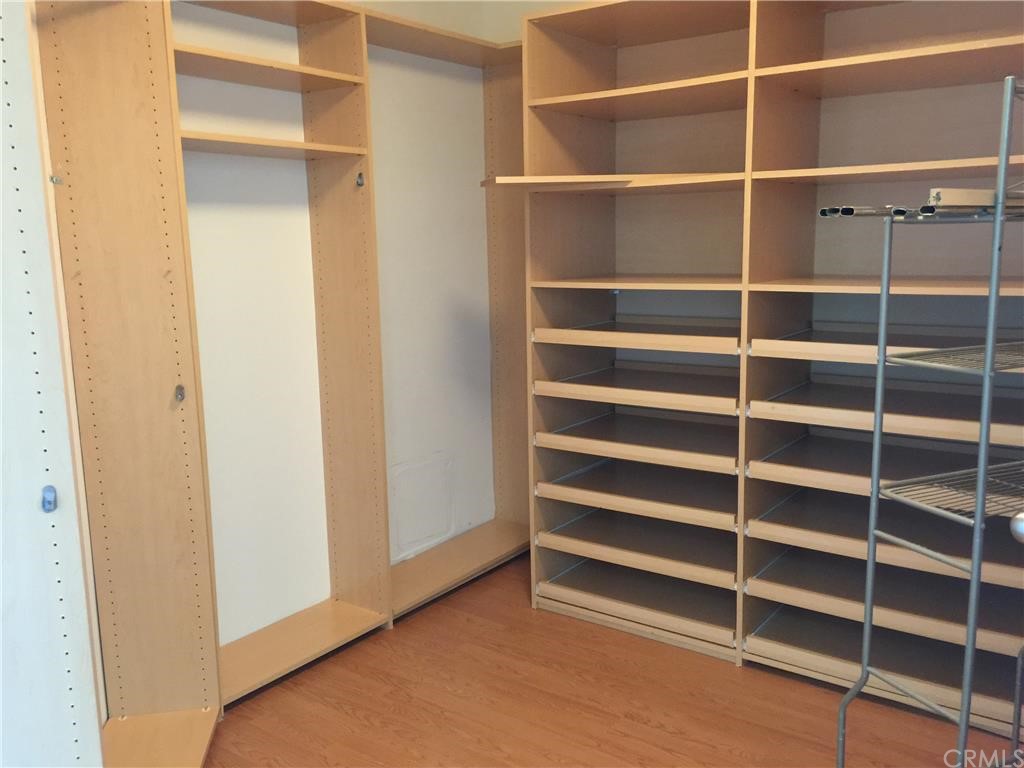 3401 Pine Avenue Manhattan Beach, CA 90266 - Photo 15 of 24 a view of room with empty walk in closet