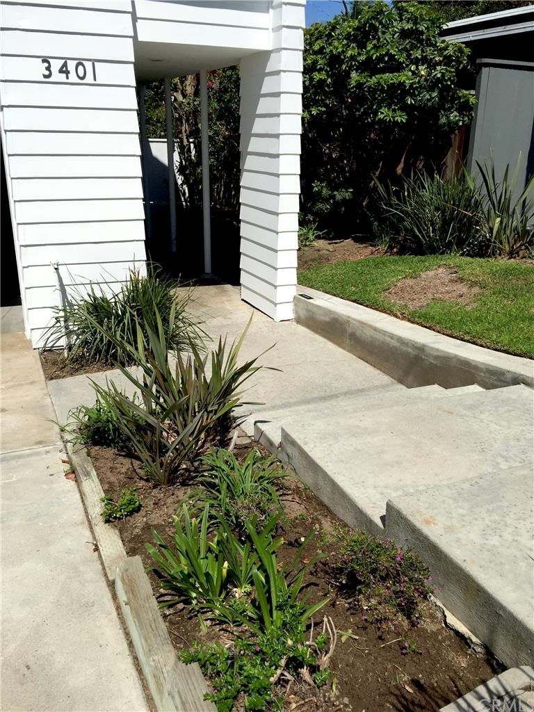 3401 Pine Avenue Manhattan Beach, CA 90266 - Photo 2 of 24 a view of a entryway in front of house