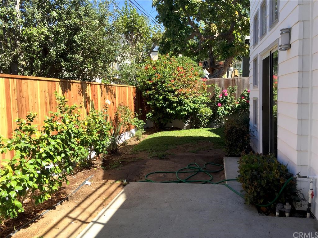 3401 Pine Avenue Manhattan Beach, CA 90266 - Photo 8 of 24 a view of a yard with an outdoor space