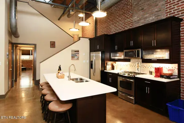 $3,600 | 713 South Central Street, Unit 104, Knoxville, TN 37902