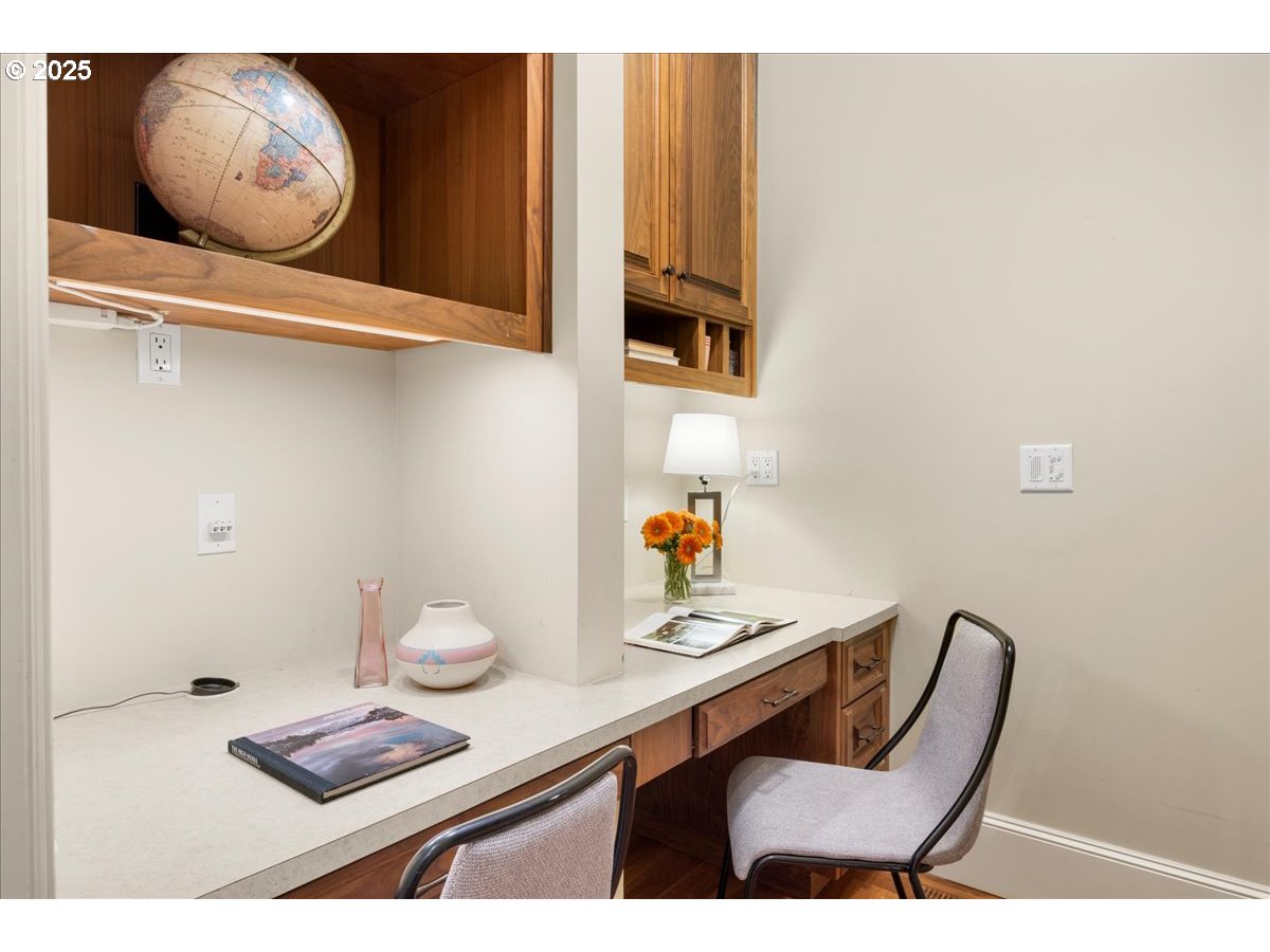 5815 Southwest Patton Road Portland, OR 97221 - Photo 17 of 46 Gallery Image 17