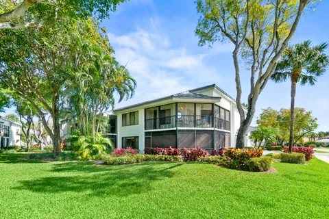 $550,000 | 7533 Glendevon Lane, Unit 905, Delray Beach, FL 33446