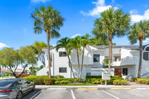 $550,000 | 7533 Glendevon Lane, Unit 905, Delray Beach, FL 33446