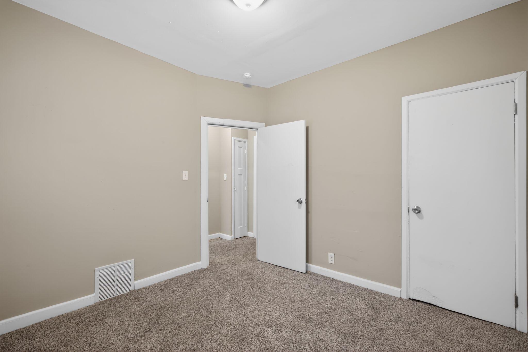 2446 North 49th Street Milwaukee, WI 53210 - Photo 16 of 30 16_2446_N_49th_St_Milwaukee_WI_53210-Bed