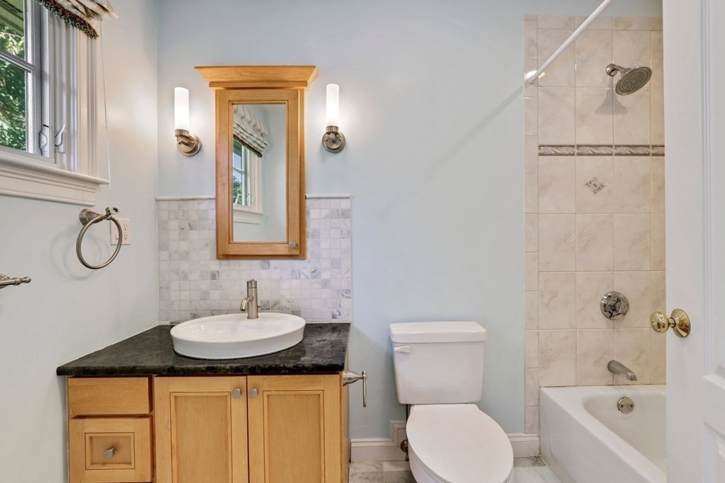 63 Tanglewood Road, Unit 63 Newton, MA 02459 - Photo 27 of 42