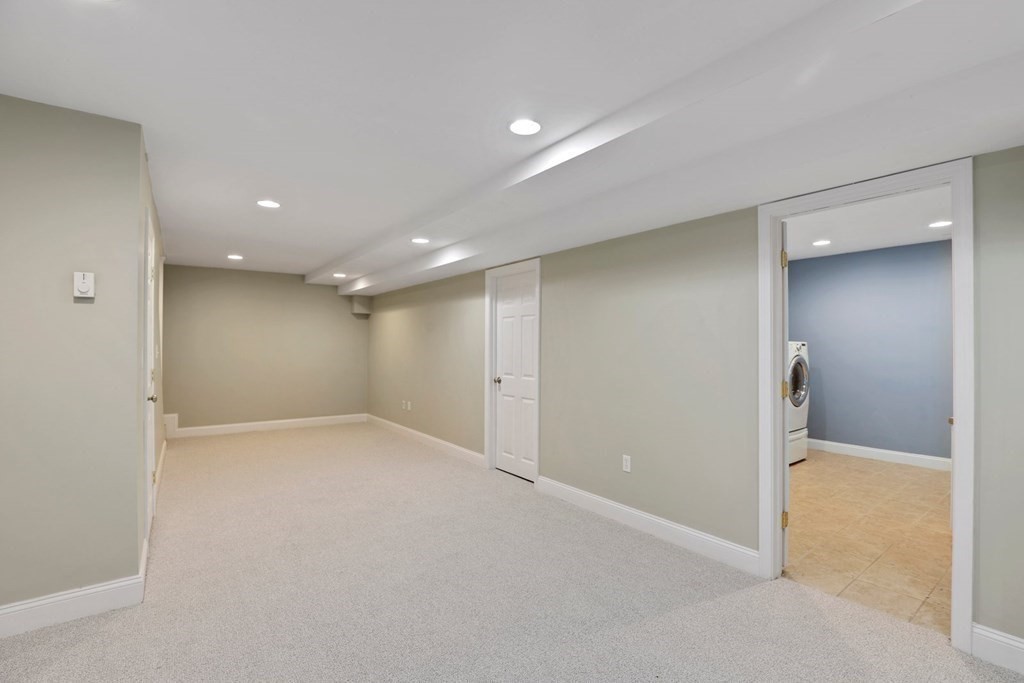 63 Tanglewood Road, Unit 63 Newton, MA 02459 - Photo 35 of 42