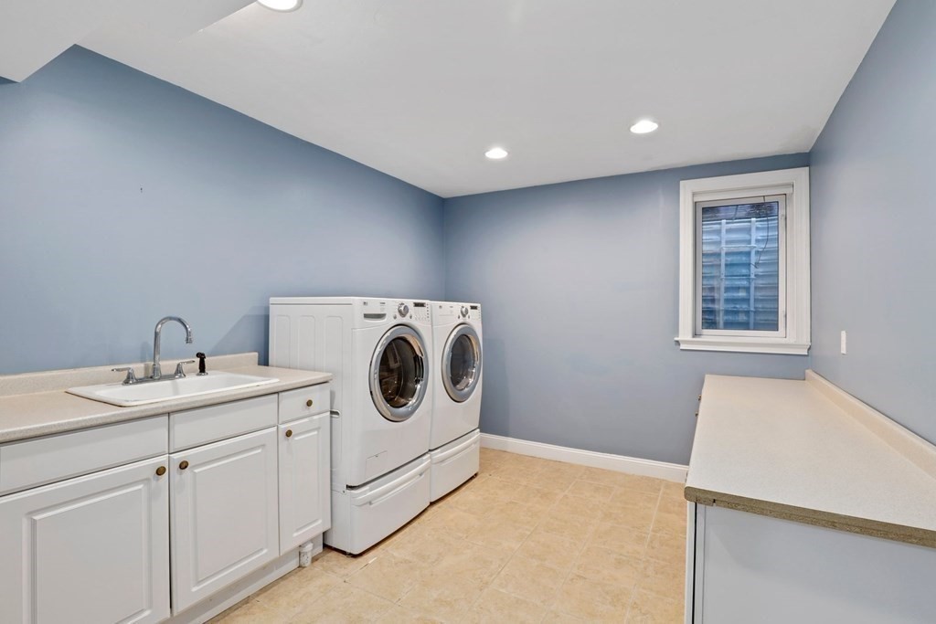 63 Tanglewood Road, Unit 63 Newton, MA 02459 - Photo 36 of 42