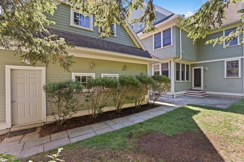 63 Tanglewood Road, Unit 63 Newton, MA 02459 - Photo 38 of 42
