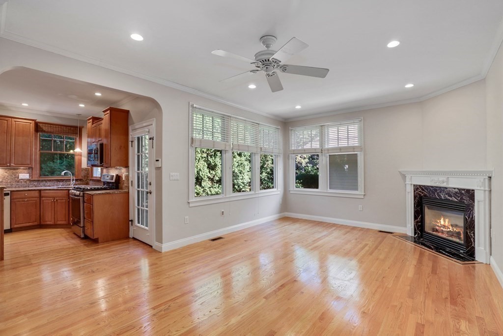63 Tanglewood Road, Unit 63 Newton, MA 02459 - Photo 4 of 42
