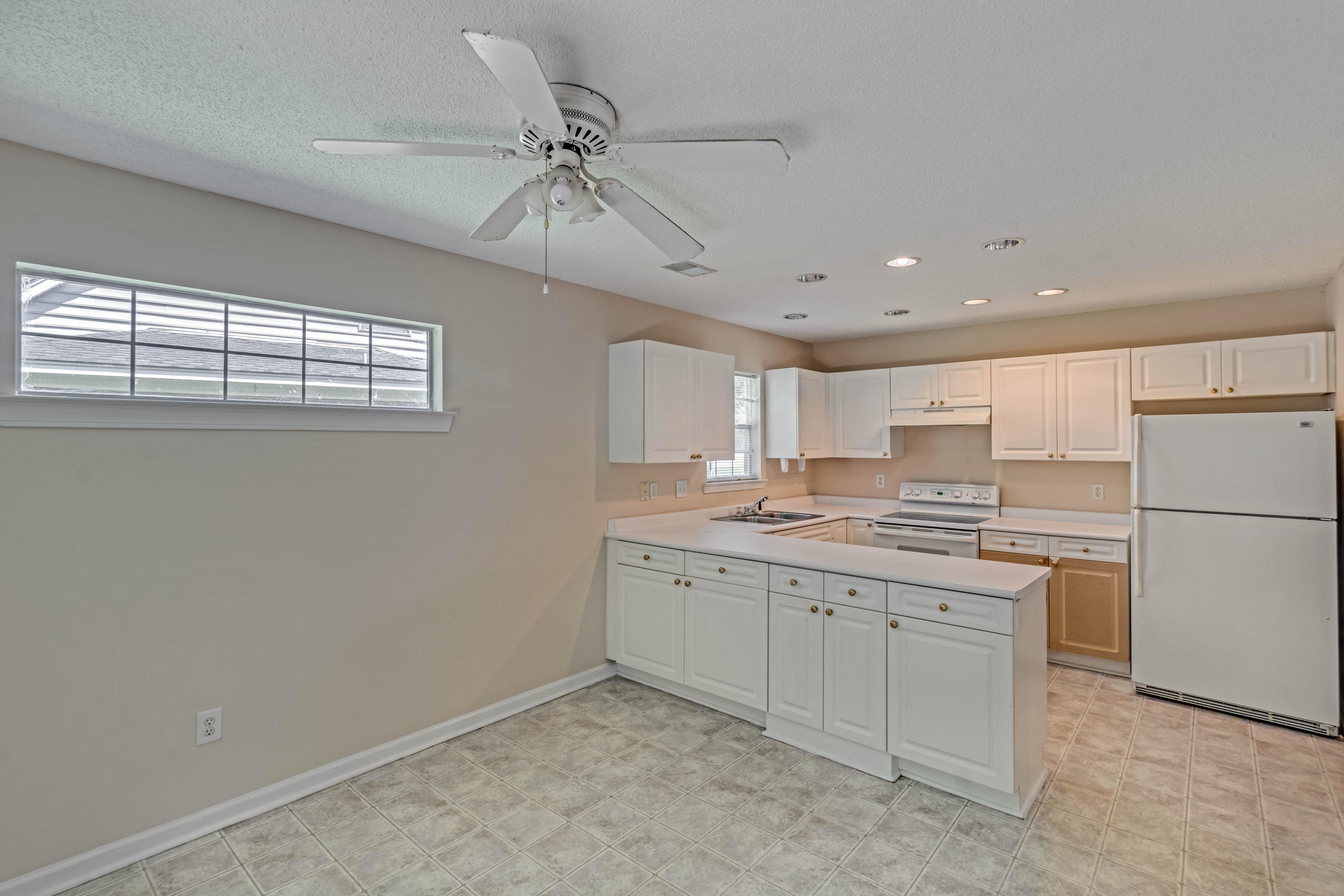 9214 Ayscough Road Summerville, SC 29485 - Photo 11 of 31 7