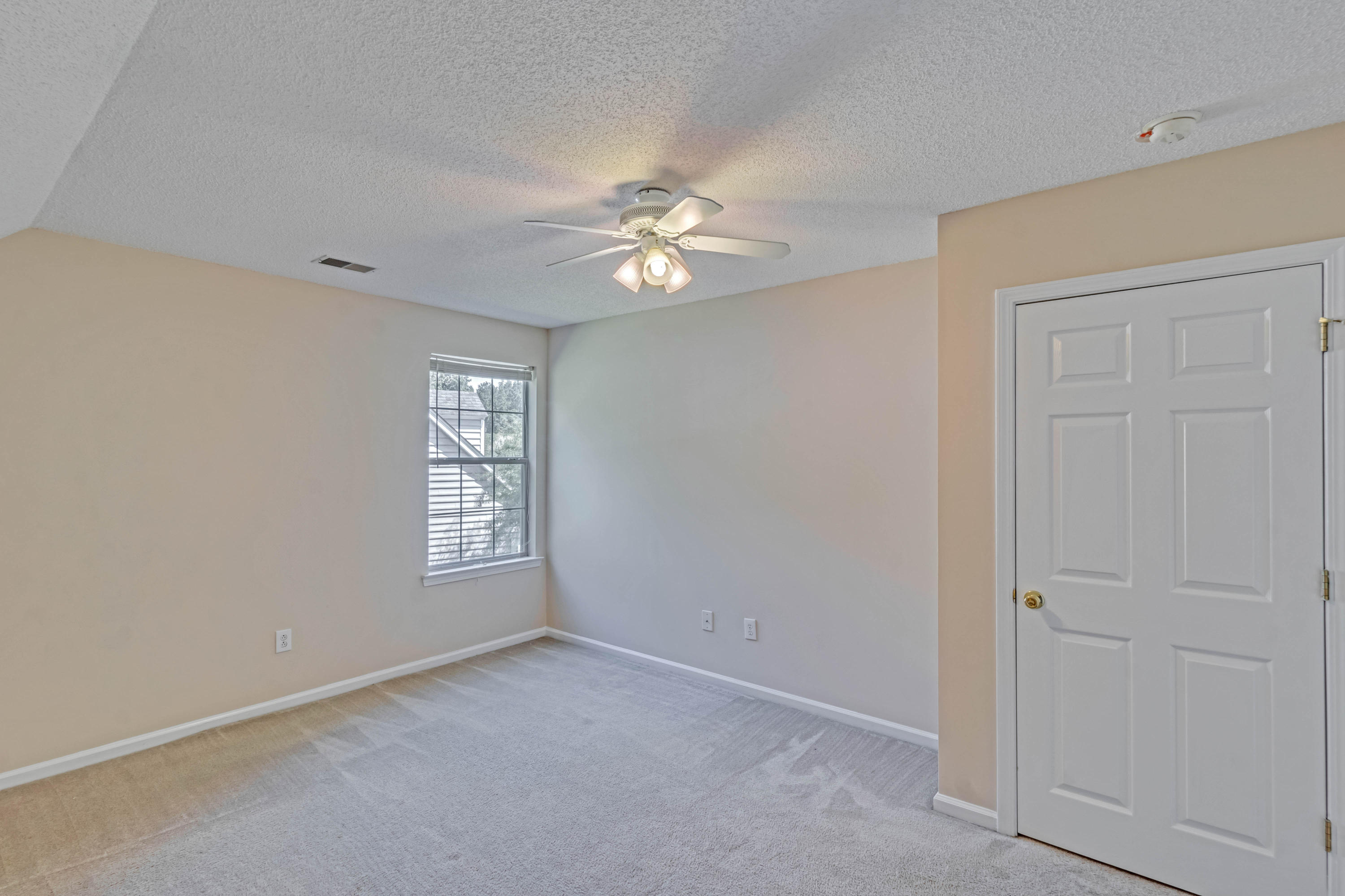 9214 Ayscough Road Summerville, SC 29485 - Photo 13 of 31 12