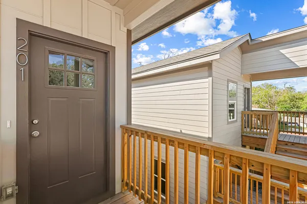 $1,500 | 851 Porter Street, Unit 201, San Antonio, TX 78210