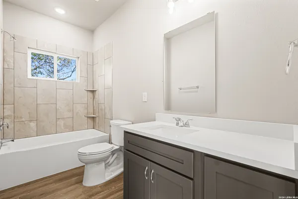 $1,500 | 851 Porter Street, Unit 201, San Antonio, TX 78210