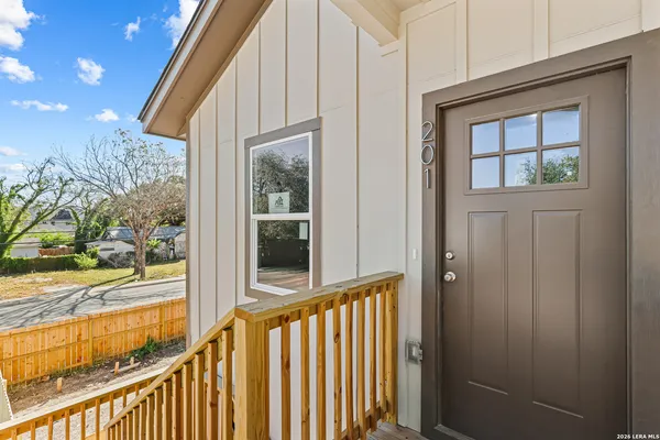 $1,500 | 851 Porter Street, Unit 201, San Antonio, TX 78210