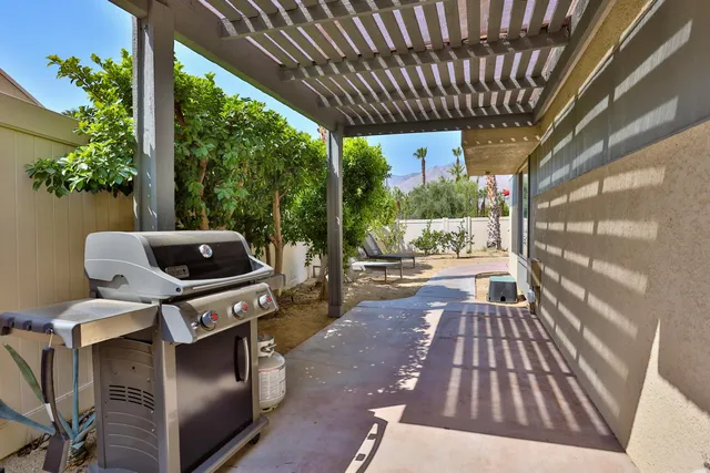 $3,800 | 1421 Sunflower Circle North, Palm Springs, CA 92262
