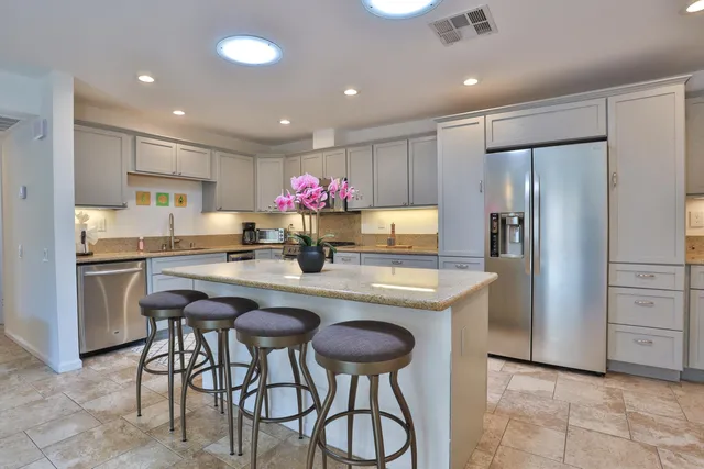 $3,800 | 1421 Sunflower Circle North, Palm Springs, CA 92262