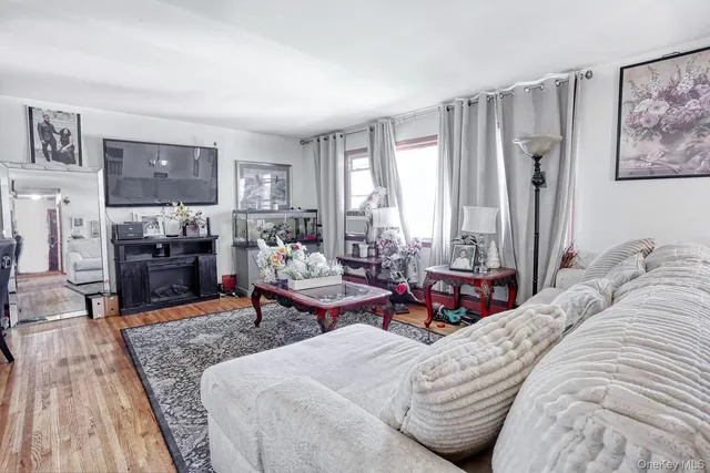 $675,000 | 14 Rock Drive, Valley Cottage, NY 10989