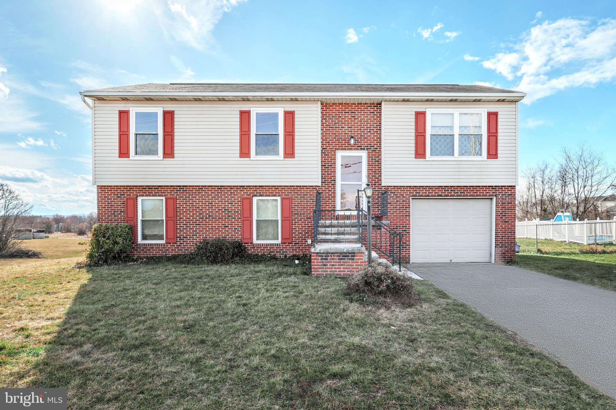 2962 Oakland Road Dover, PA 17315 - Photo 1 of 25 Gallery Image 1
