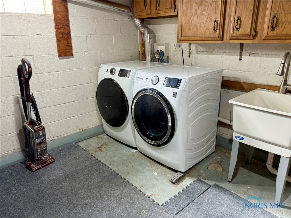 4205 Garrison Road Toledo, OH 43613 - Photo 23 of 23 Laundry