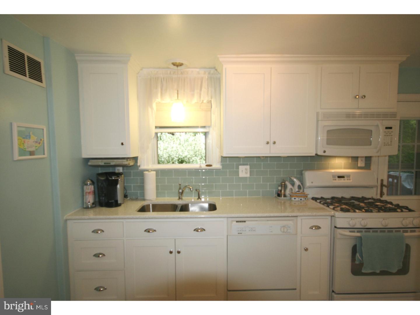 306 South Rolling Road Springfield, PA 19064 - Photo 6 of 25 Kitchen