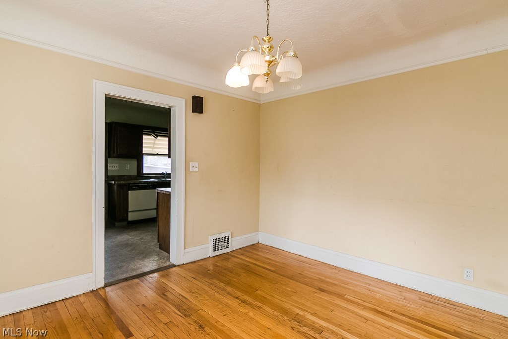 4001 Delmore Road Cleveland Heights, OH 44121 - Photo 8 of 35