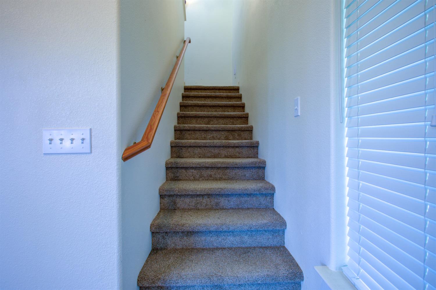 9681 Wamble Road Oakdale, CA 95361 - Photo 28 of 50 a view of entryway