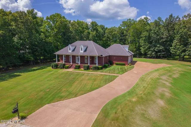 a view of outdoor space yard and patio